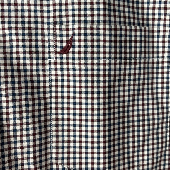 Nautica Men’s Classic Fit Long Sleeve Button Down - Picture 2 of 5